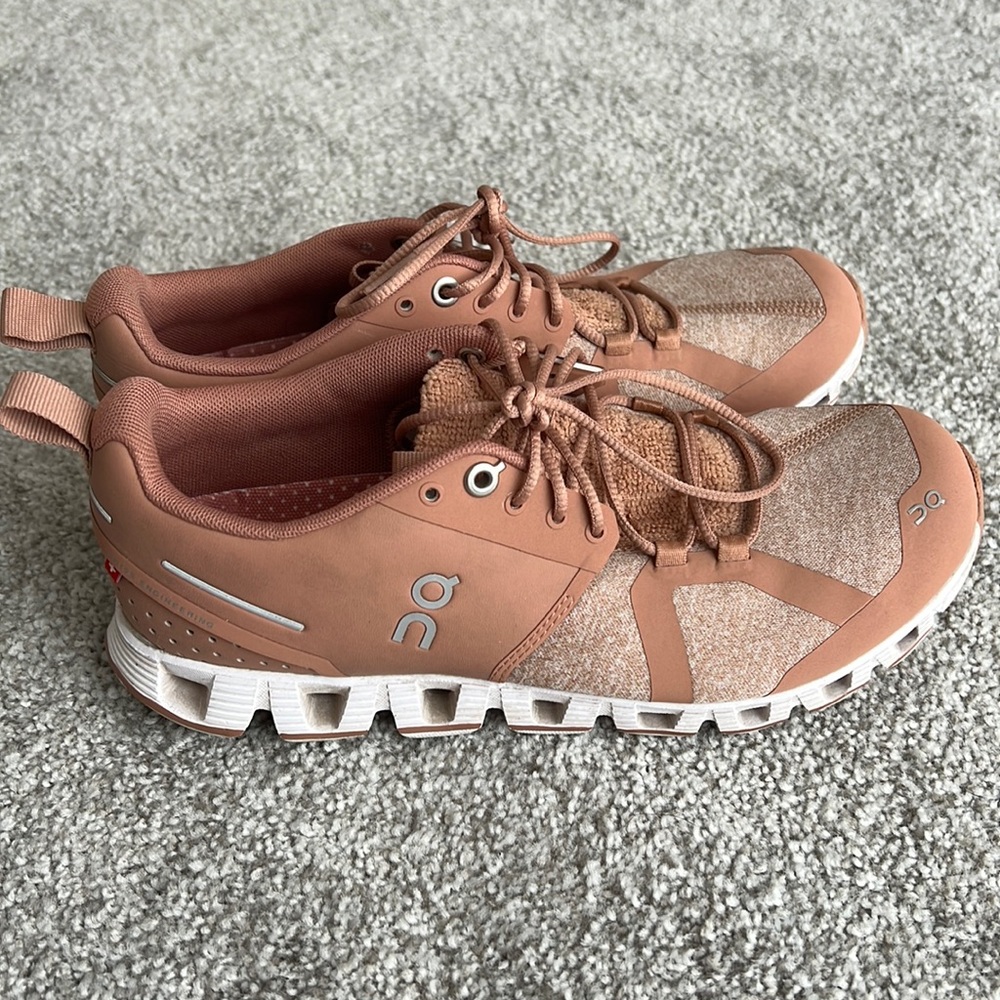 ON Cloudterry sneakers 7.5 in Cork